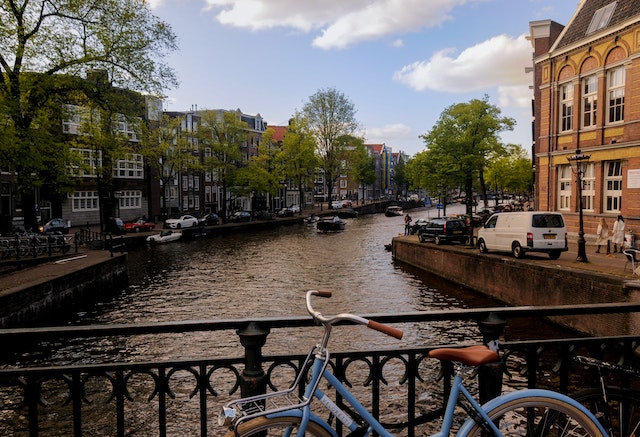 Dit is wat je kunt verwachten van een boat tour in Amsterdam